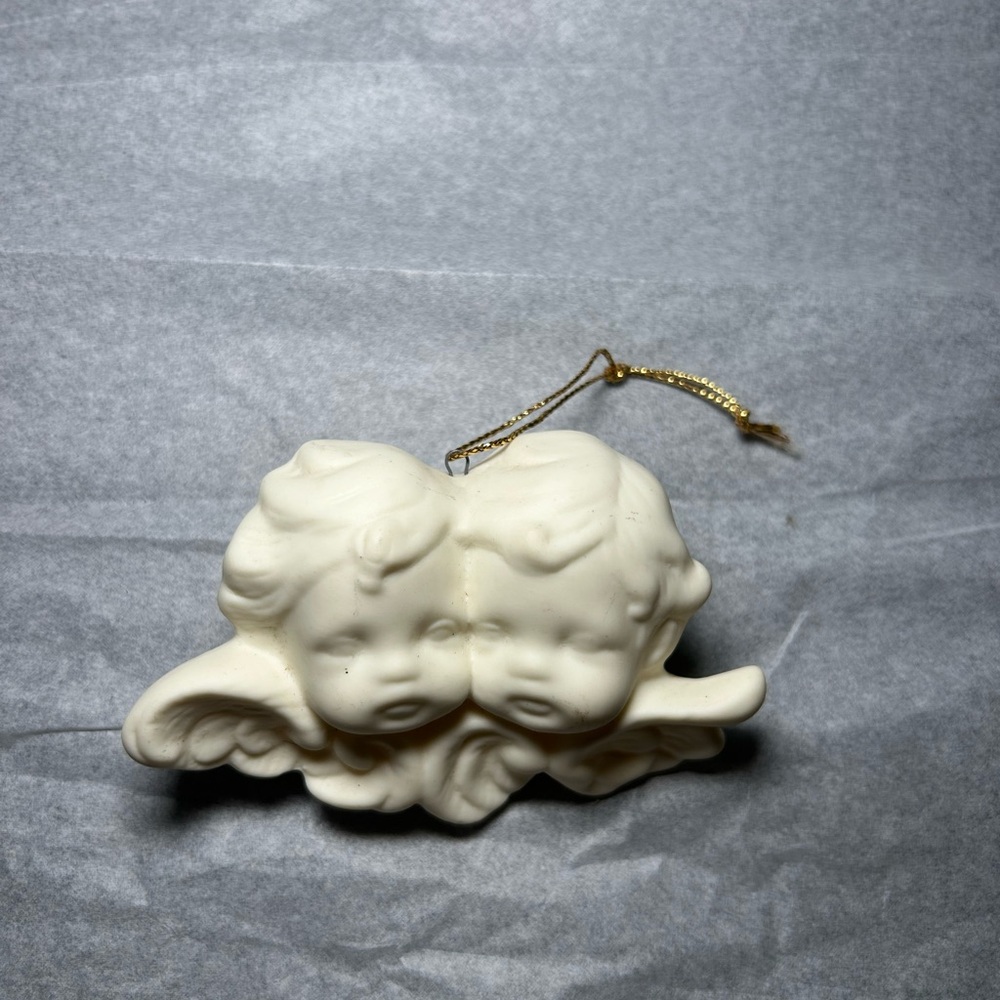 Cream Angelic Cherub Wall Accent/ Ornament - Picture 2 of 4